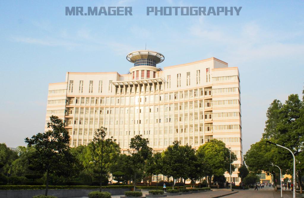 学校风景-湖北工业大学