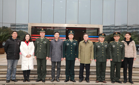 武汉警备区首长调研指导我校征兵工作