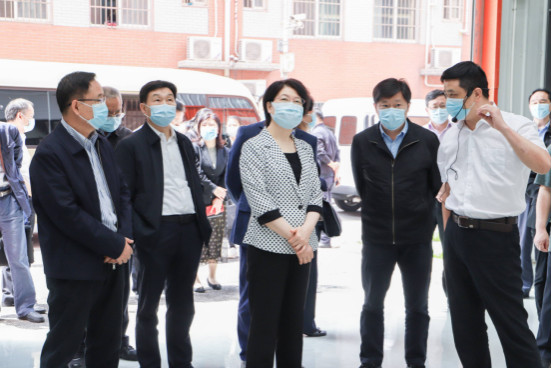 湖北省副省长肖菊华一行来校调研