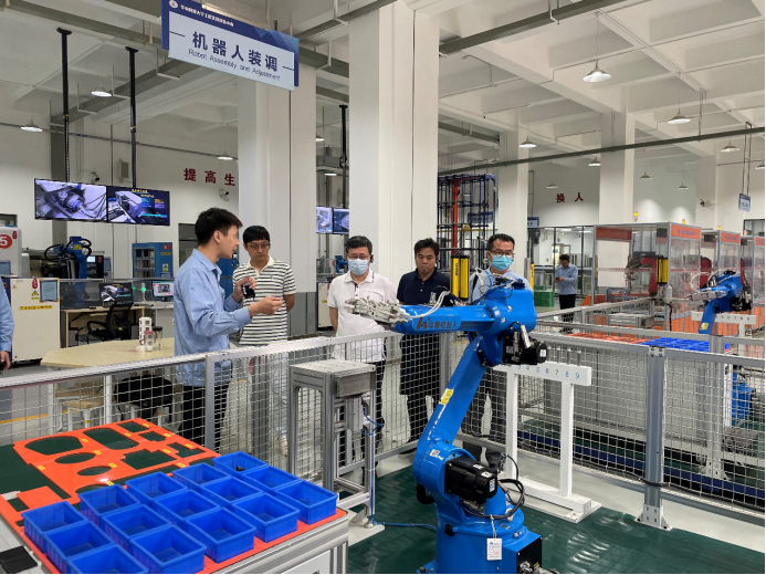 校领导率队赴华中科技大学工程实践创新中心调研交流