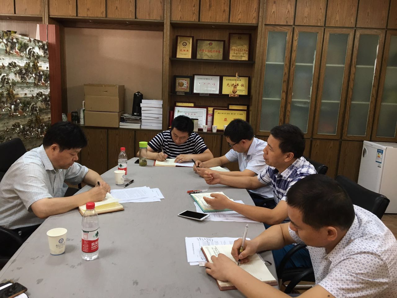 刘校长调研国际学生安全工作.jpg