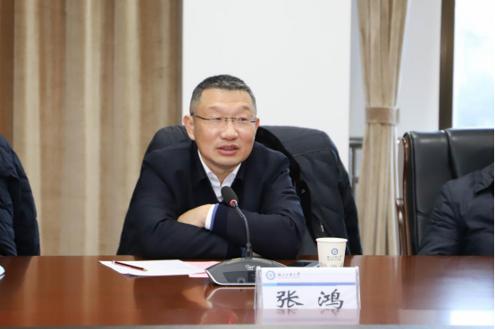 张鸿对学校精心准备此次考察交流表示感谢,并感谢湖工大多年来为中交