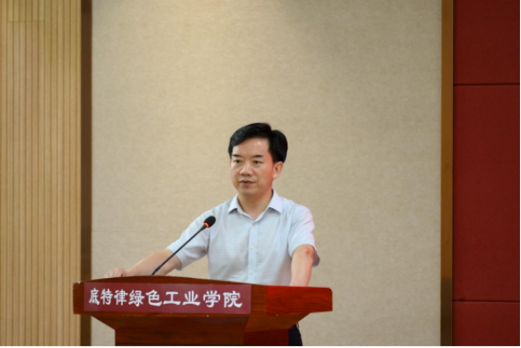 底特律学院开展“益”起过暑假短学期社会实践系列活动